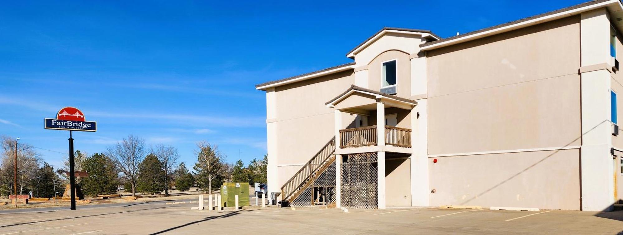 Fairbridge Inn & Suites Canadian Exterior photo